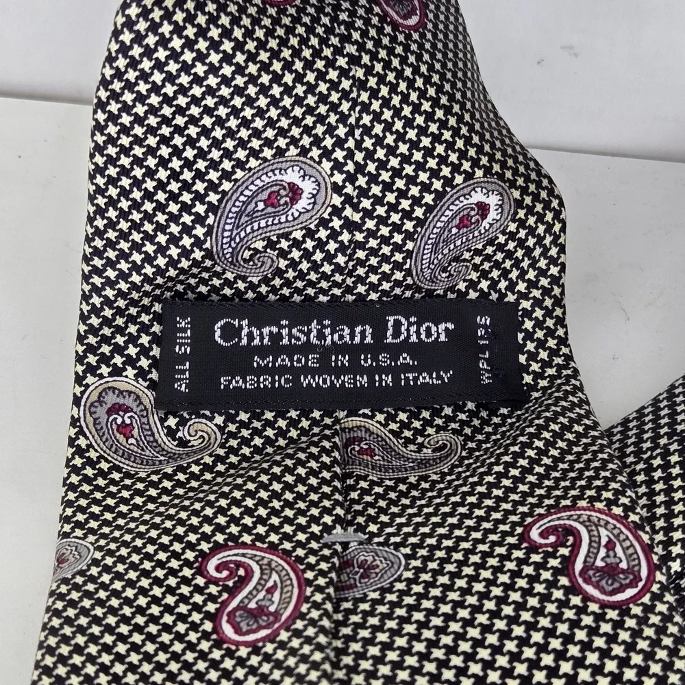 Christian Dior Beautiful All Silk Paisley Neck Tie Gray Purple Pink‎ Woven Italy
